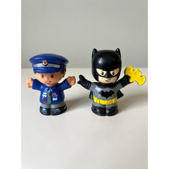 Fisher-Price DC Super Friends Batman and Batmobile 2020 with Police Figure 2016 - Picture 6 of 14